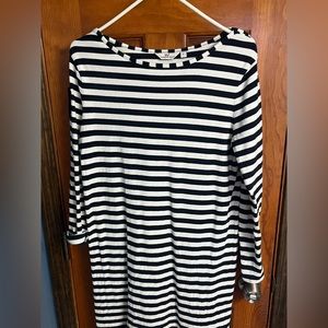 Vineyard Vine size small sleeve knit dress